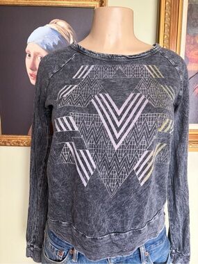 Urbane Outfitters Grey Long Sleeve Light Sweatshirt Size S Coastal Cowgirl Boho